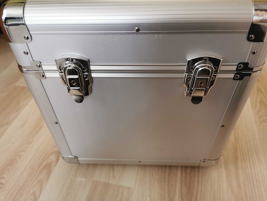 Płyty vinylowe (nowe) + walizka (muzyka elektroniczna)