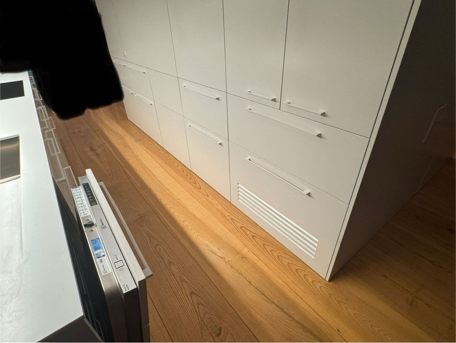 Kuchnia - wysokie szafki kuchenne