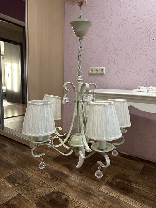 Люстра з 5 плафонів