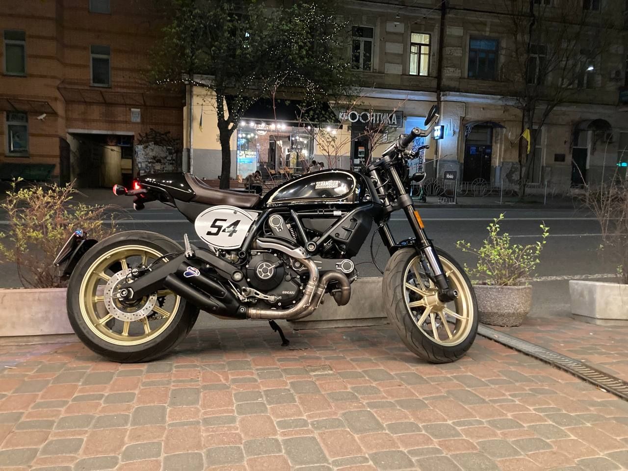 Офіційний Ducati Scrambler Cafe racer