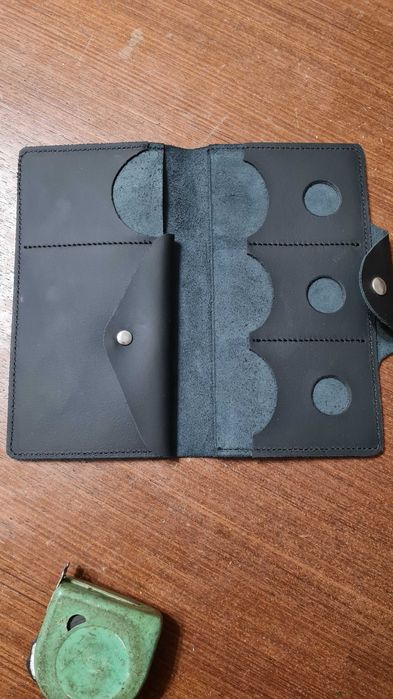 Чоловіче портмоне.