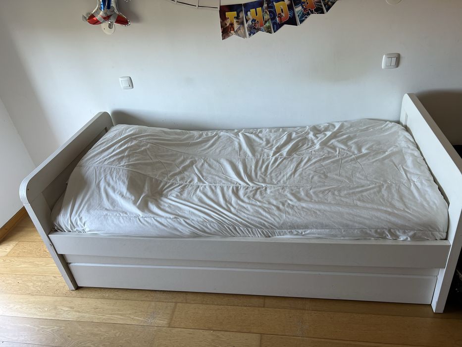 Cama ikea dupla com 1 colchao / bed with 1 mattress