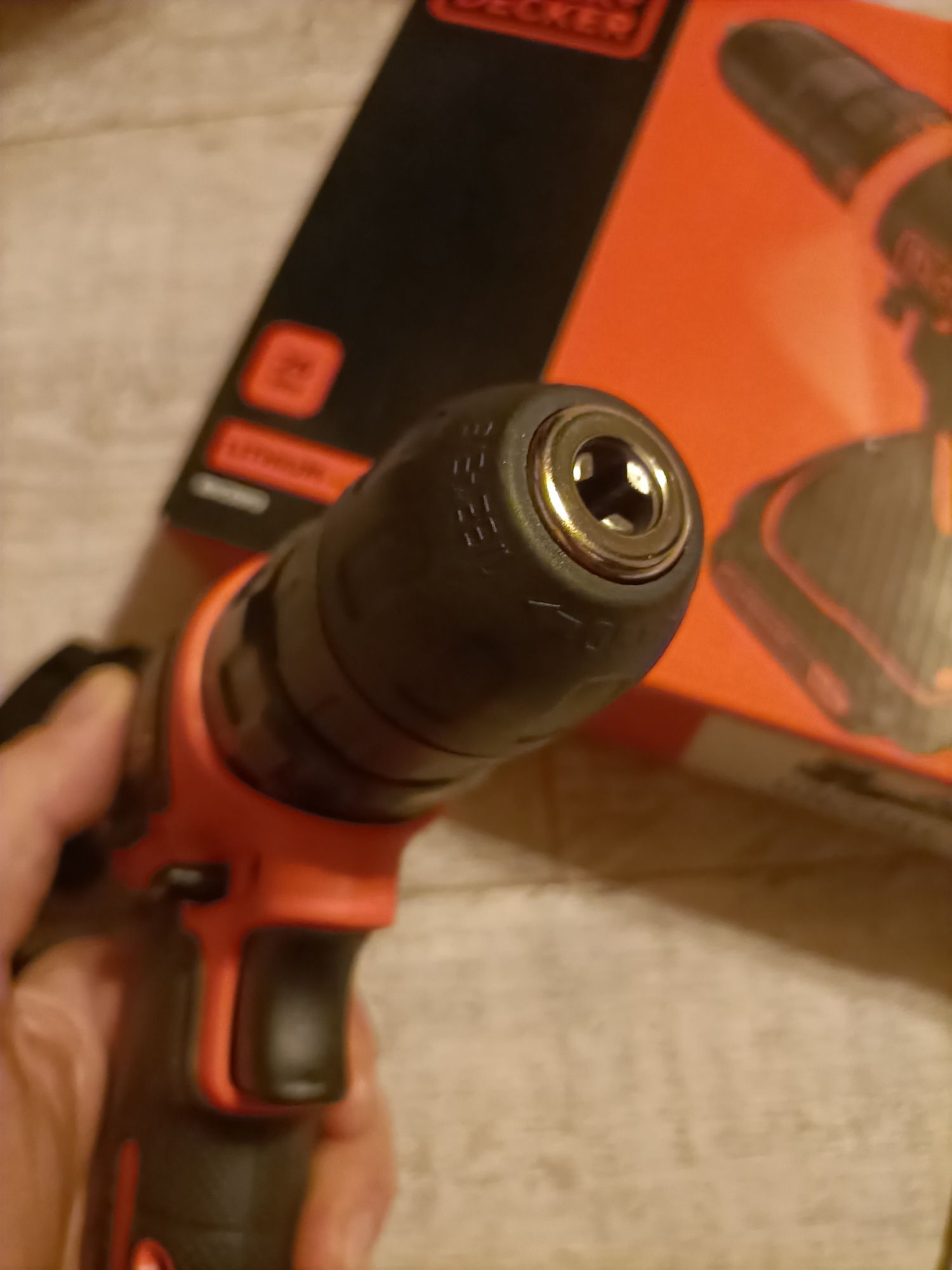 Wiertarko-wkrętarka BLACK&DECKER BDCDD12 akumulator nowa