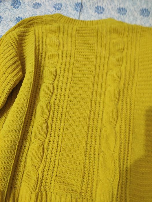 Світер гірчичний S