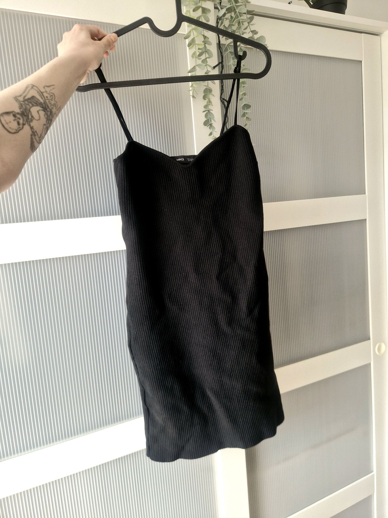 Little black dress, mini czarna sukienka prążkowana, obcisła, wiskoza,