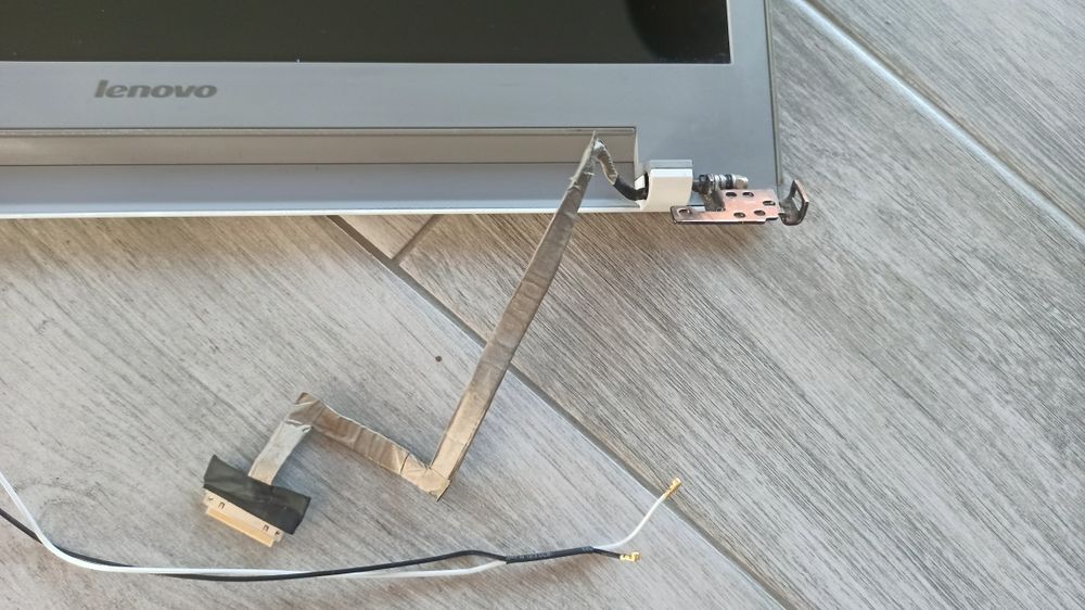 Lenovo z500 matryca, zawiasy, klapa kolor biały