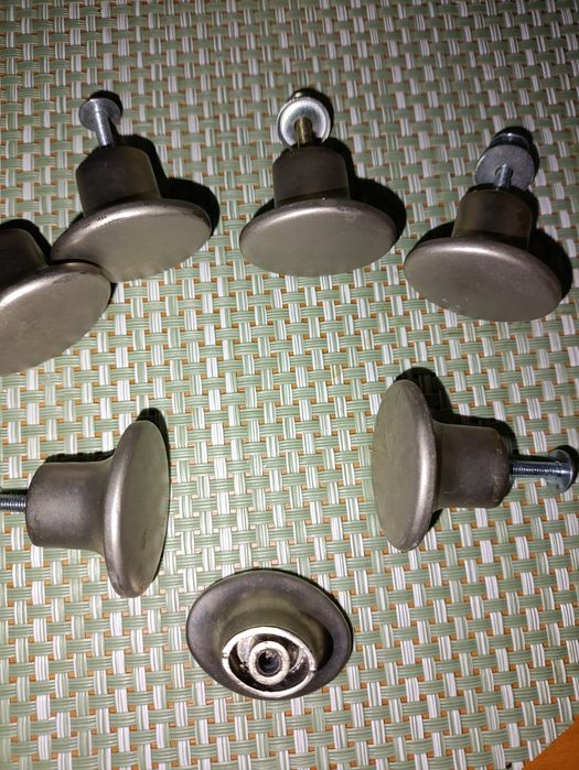 Gałkii do szafek . 7szt