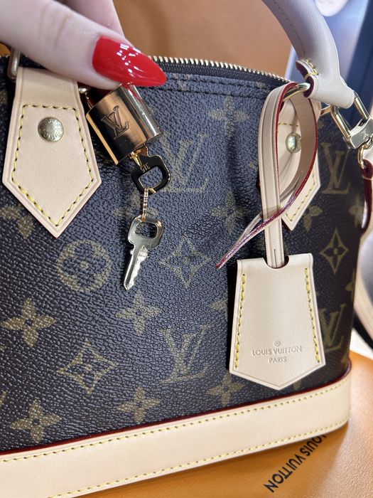 Сумочка Louis Vuitton Alma BB Оригінал