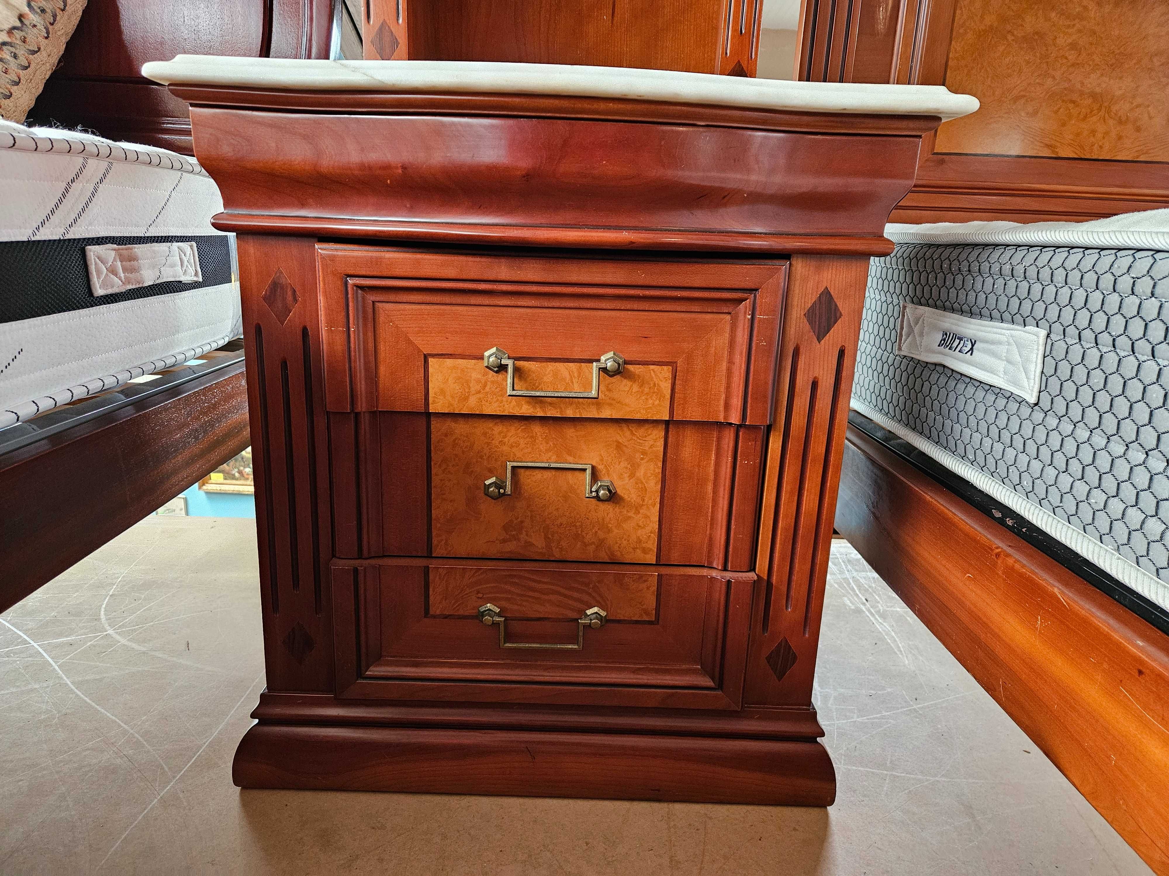 Magnifico conjunto de cama, mesas de cabeceira e est