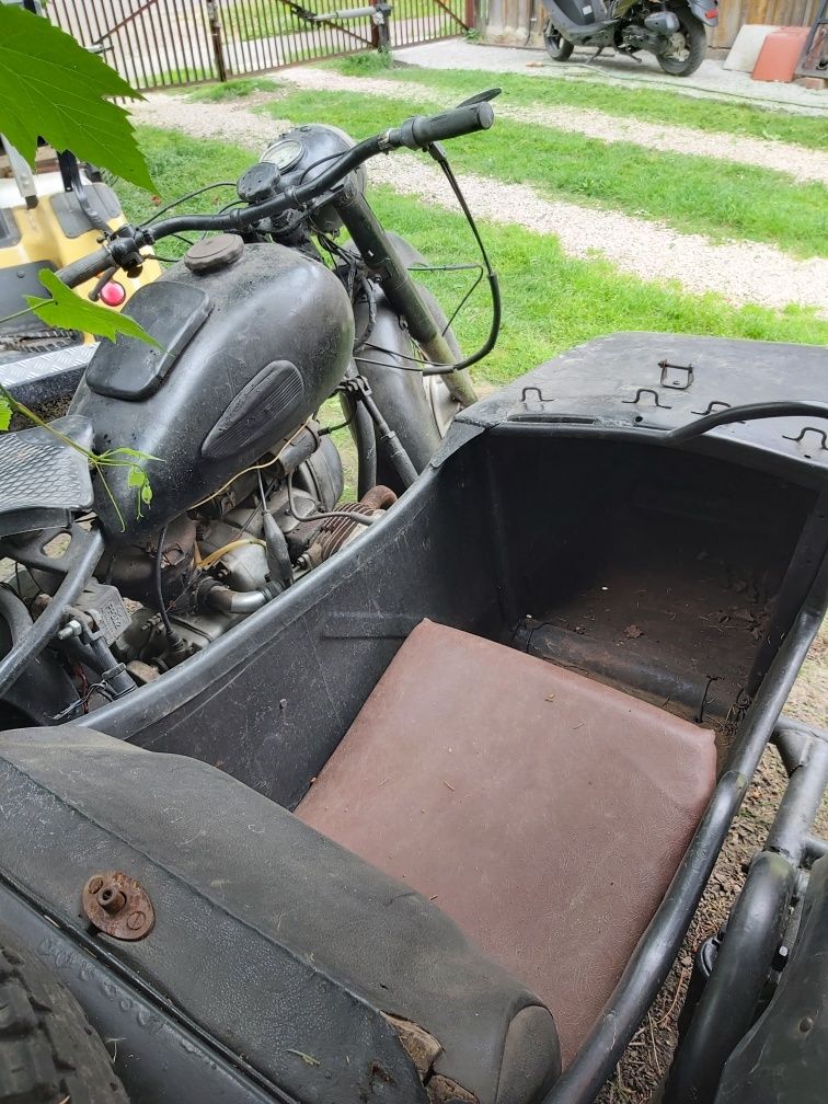Sprzedam motocykl z wózkiem  bocznym  k 750 sprawny technicznie  oc do
