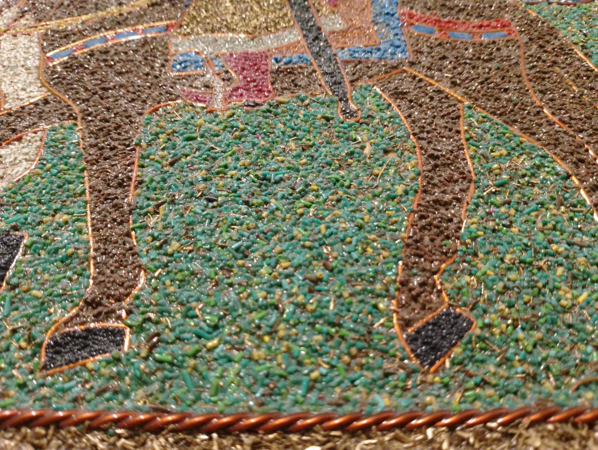 Картина з бронзової крошки, камінців та бурштину.
