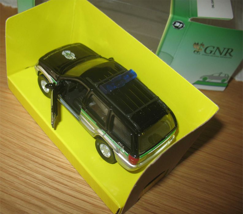 Maisto - Jeep Grand Cherokee - Guarda Nacional Republicana (100 anos)