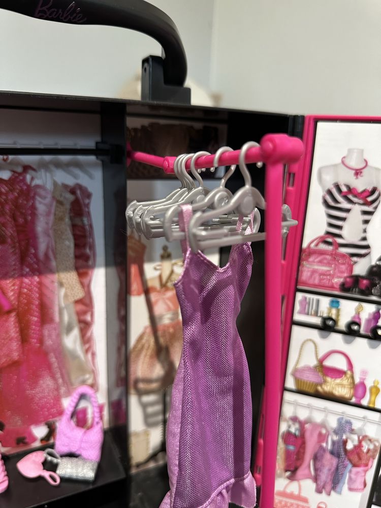 Garderoba dla lalek Barbie