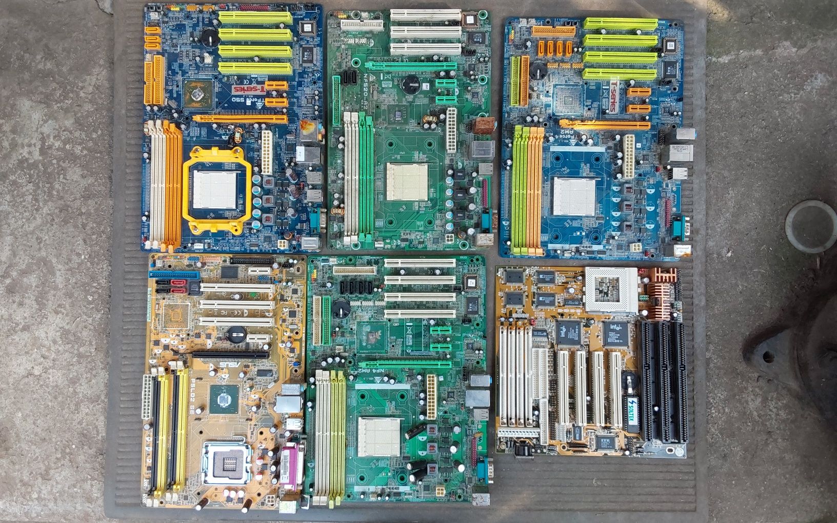 Оперативная память ddr 1. 2 продам.