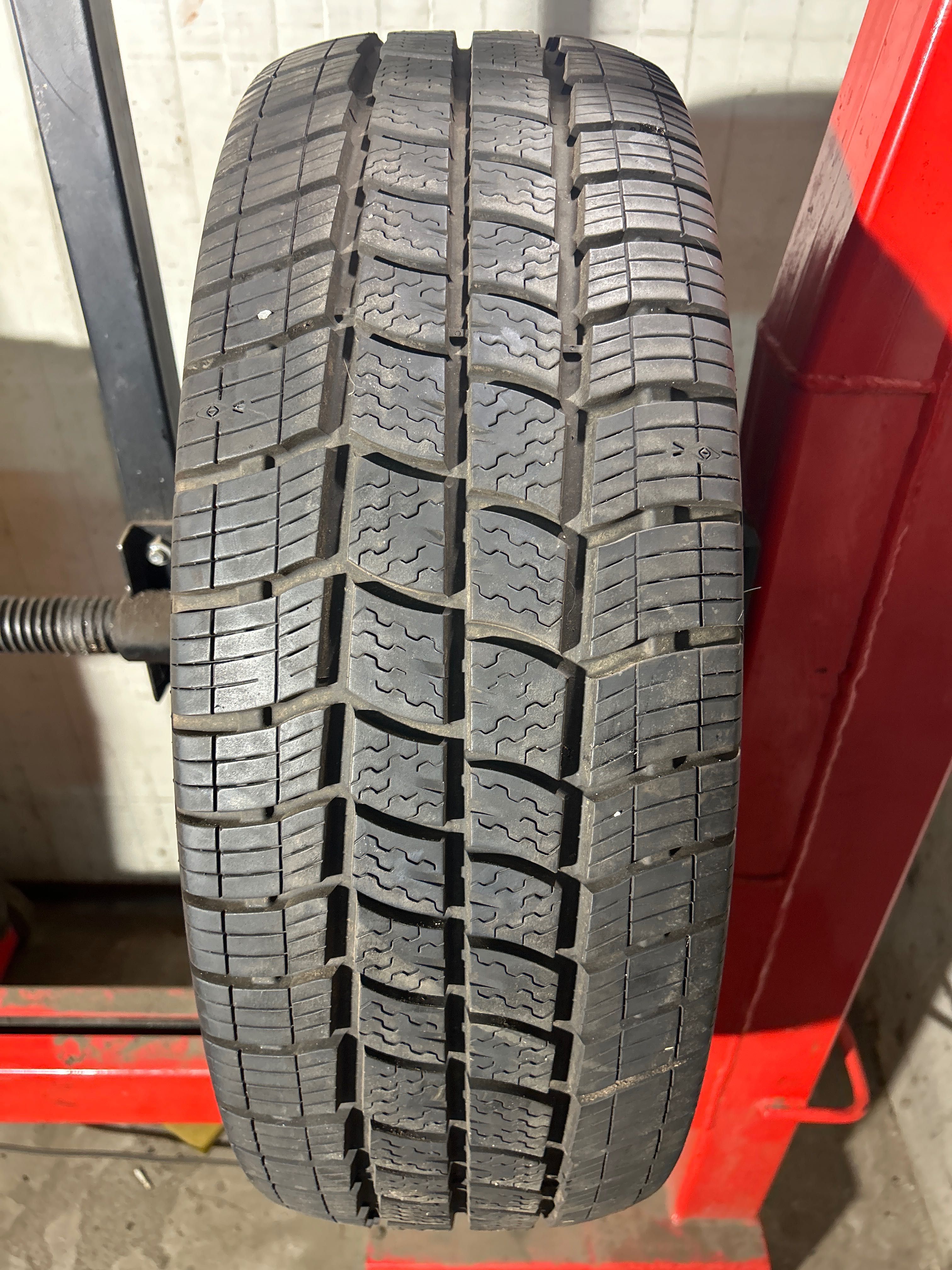 Vredestein Comtrac 2 All season + 235/65/16c 115/113R