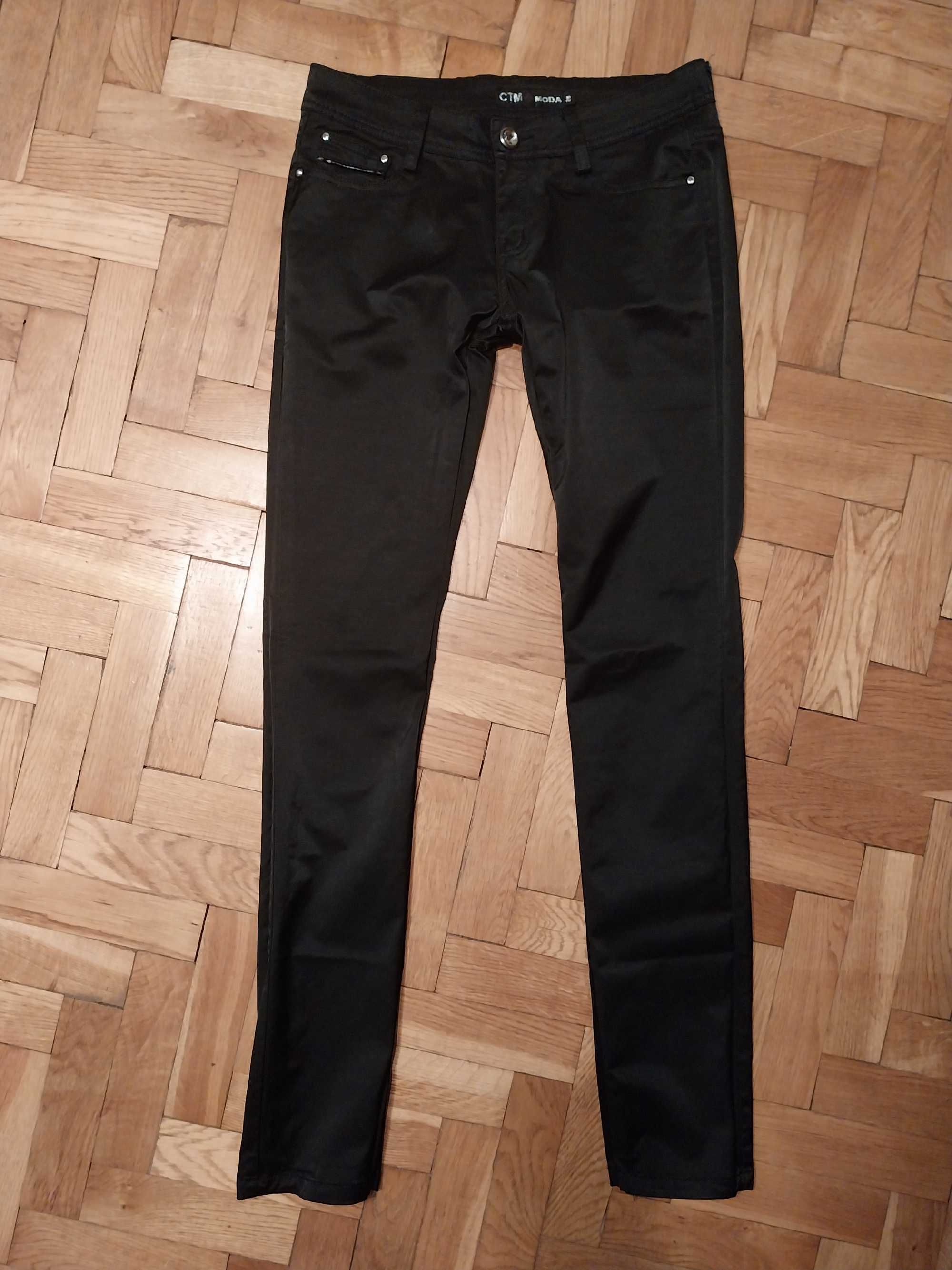 Super eleganckie czarne spodnie