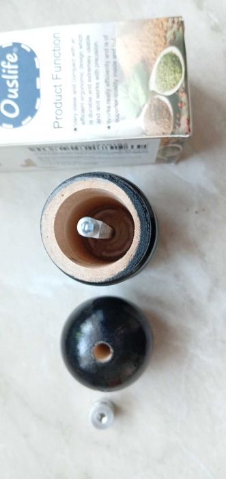 Мельница для черного перца из голландского дерева