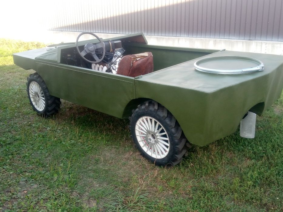 Машина амфібія водоплаваюча