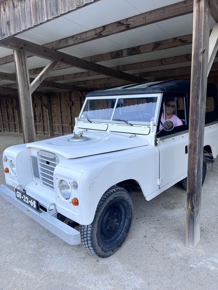 Land Rover Clássico p/ Casamentos e Eventos – Série III