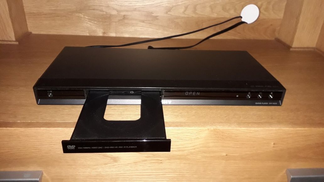 Leitor de DVD pouco usado com adaptador para LCD