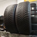 235/45/20 XL Sprzedam parę opon całorocznych Goodyear
