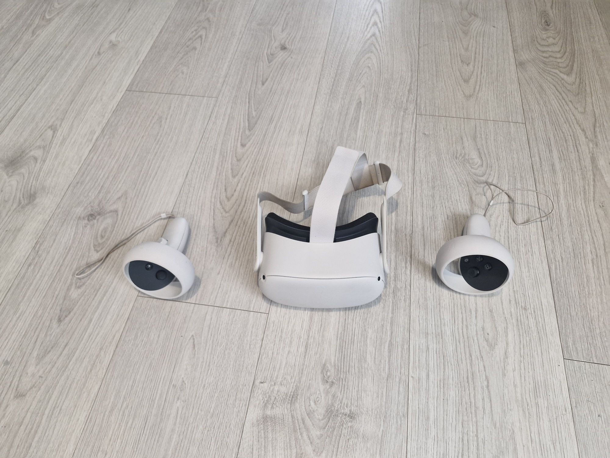VR Meta Oculus Quest 2.
Doskonałe urządzenie VR z niesamowitą jakością