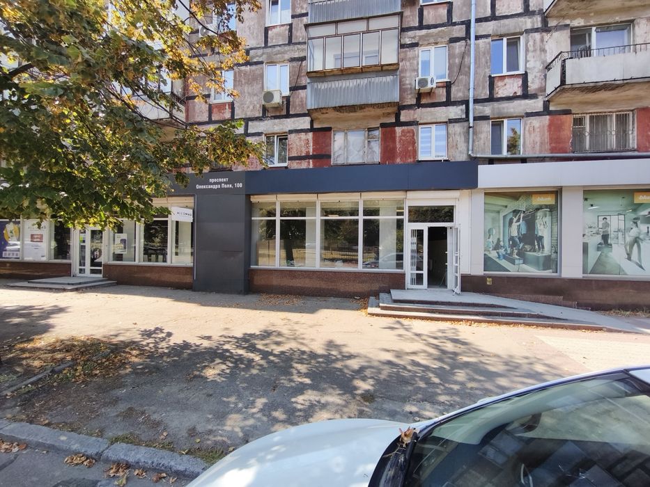 Приміщення на проспекті Олександра Поля 100