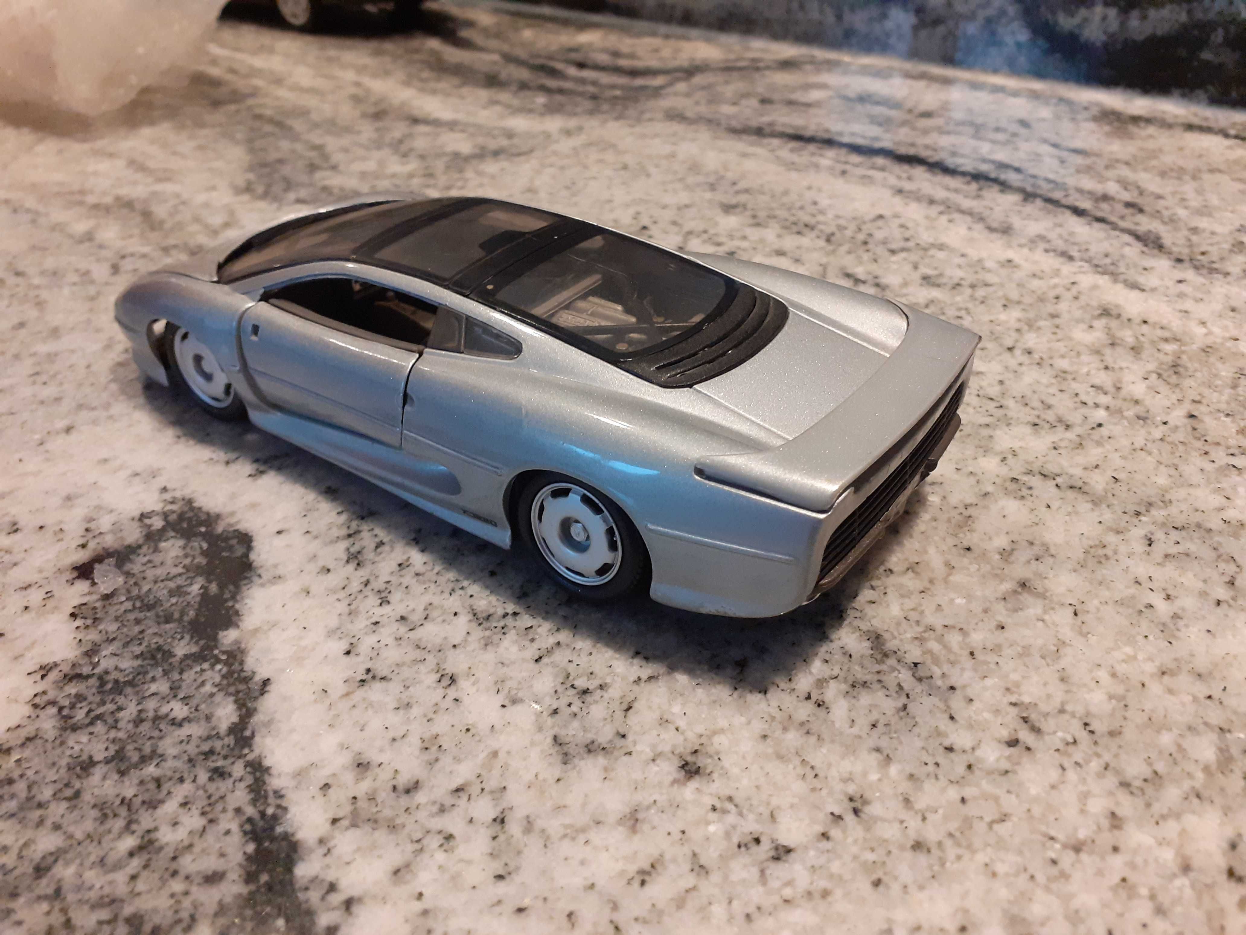 Jaguar XJ220 skala 1:24 maisto