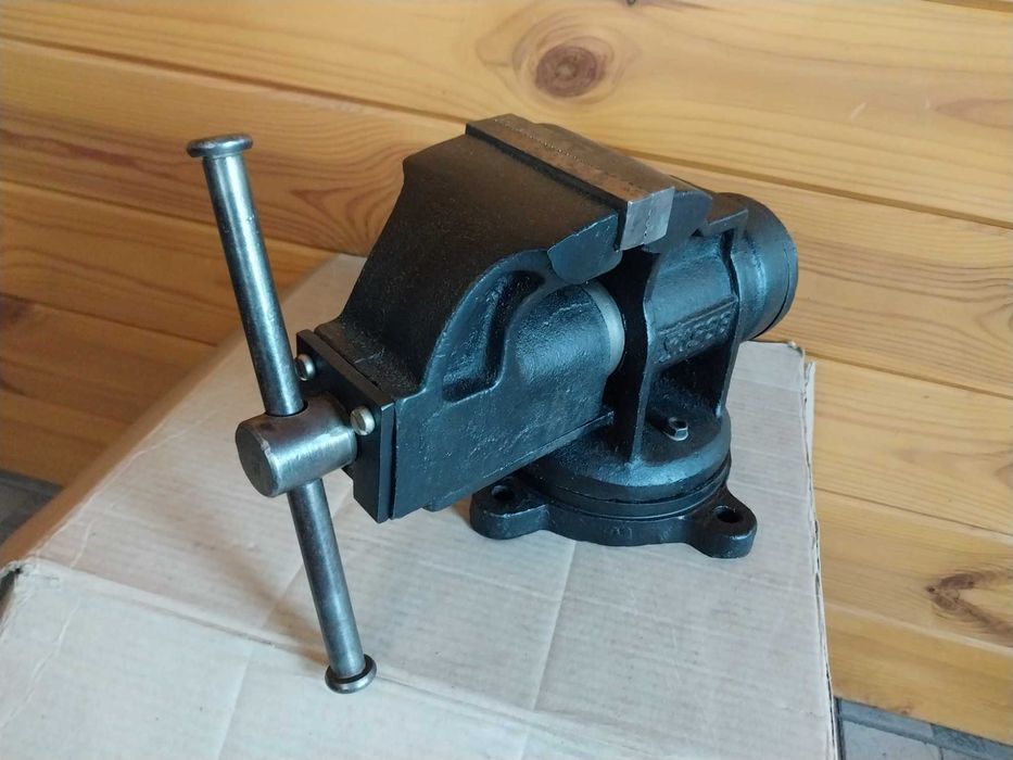 Тиски поворотні лещата СССР губи 100 мм..