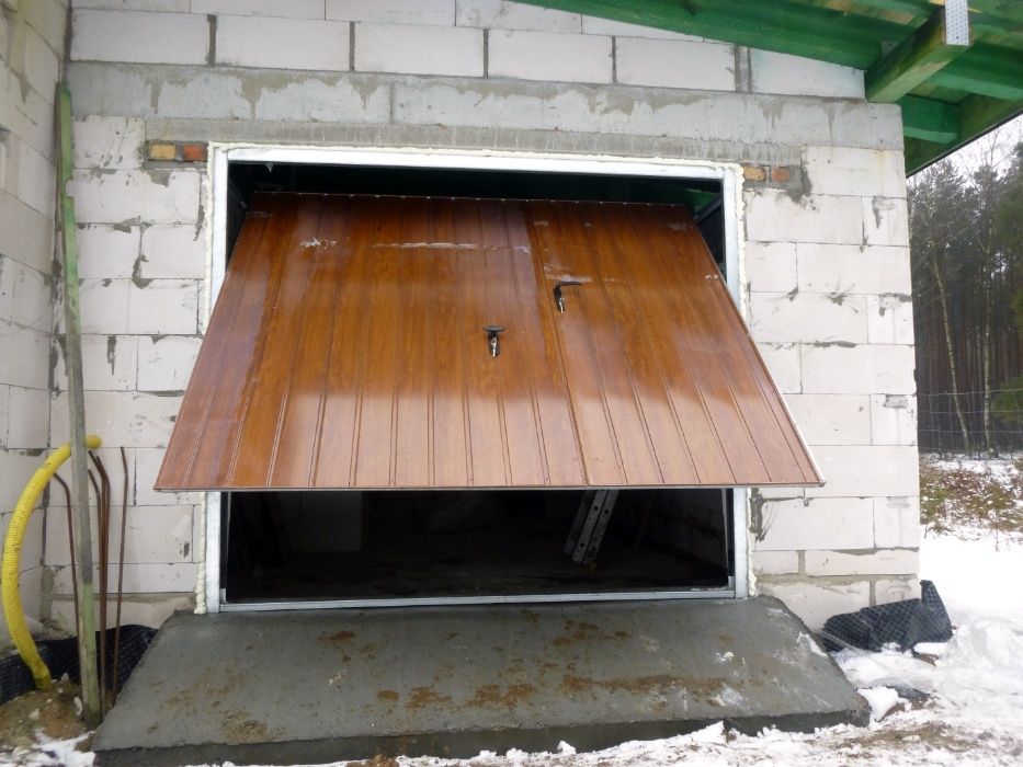 Brama garażowa uchylna BRAMY do muru PRODUCENT dostawa i montaż