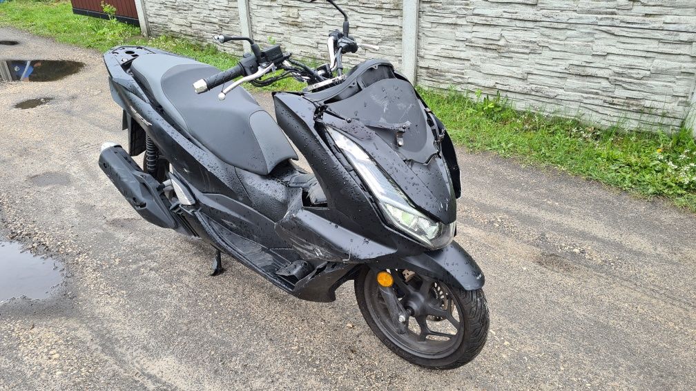 Skuter Honda PCX 125cm 2022r. ABS TC Keyless