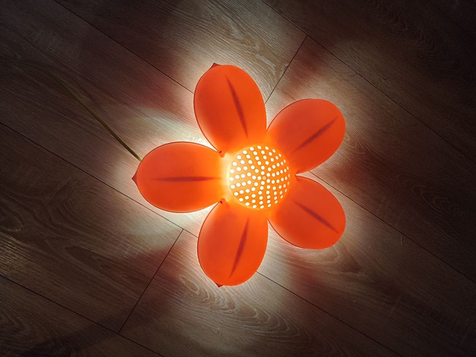 Ikea lampka ścienna kwiatek