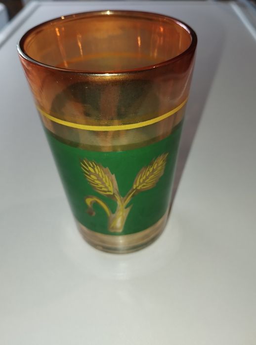 Скляні стакани з візерунком