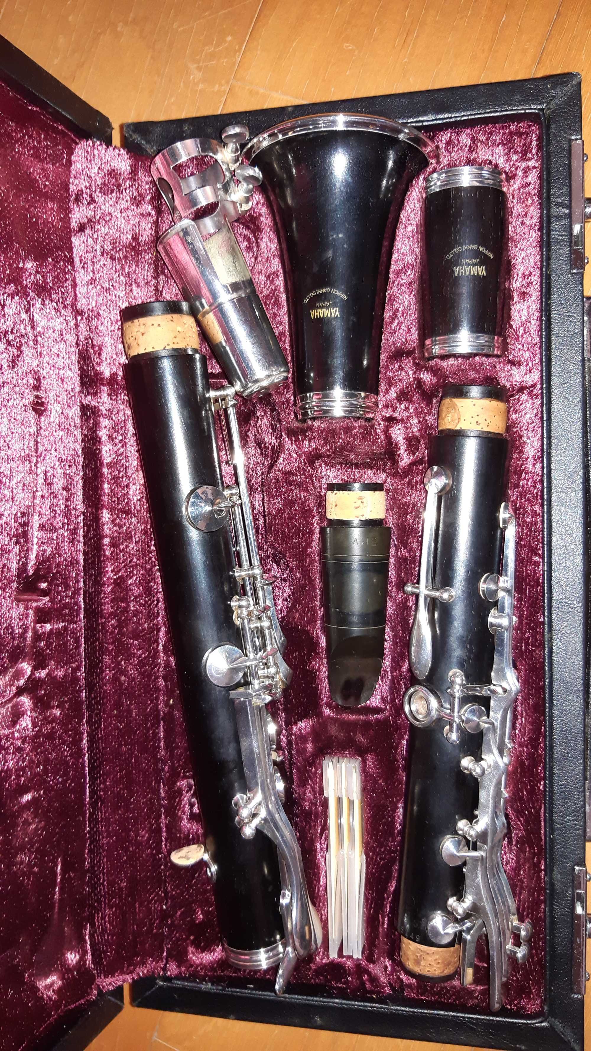 Clarinete Bb Yamaha ( madeira) YCL-62 (profissional)