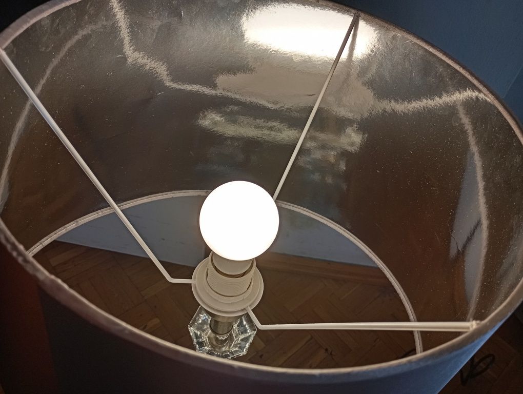 Lampa stojąca nocna
