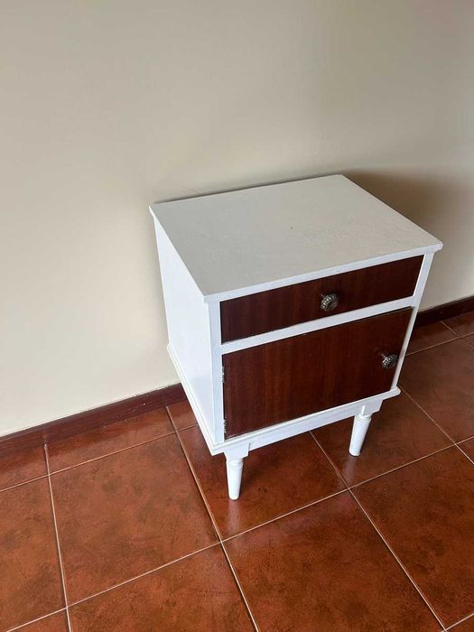 Conjunto de 2x Mesas de Cabeçeira Vintage