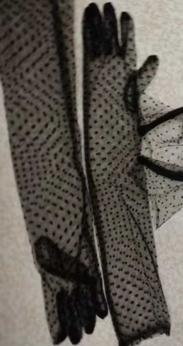 Рукавички фатинові  чорні з чорним горохом розмір універсальний