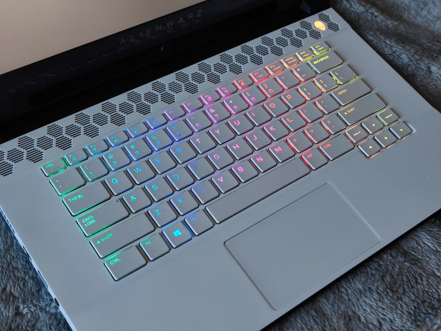 Ноутбук Alienware M15 R2 i7-9750H RTX2070 Max-q 16gb ddr4 512Gb ssd