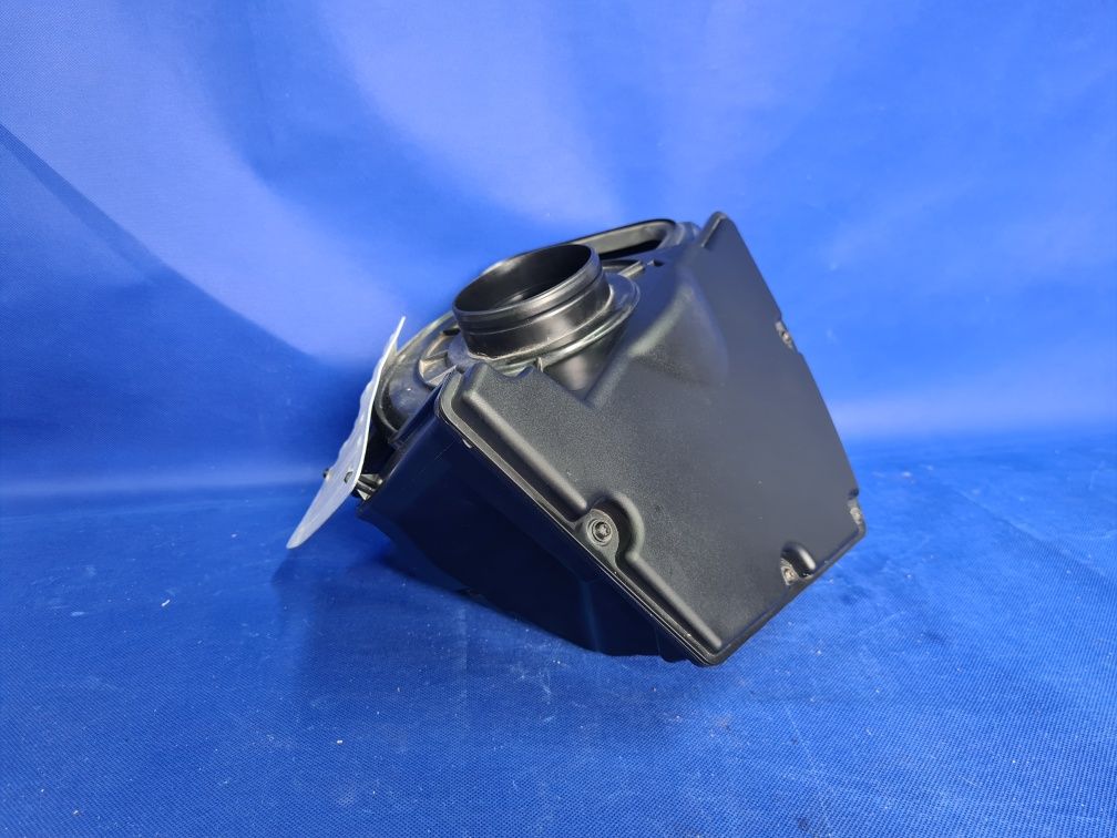 OBUDOWA filtra powietrza AUDI A4 A5 B9 8W 2.0 TFSI kompletna OEM
