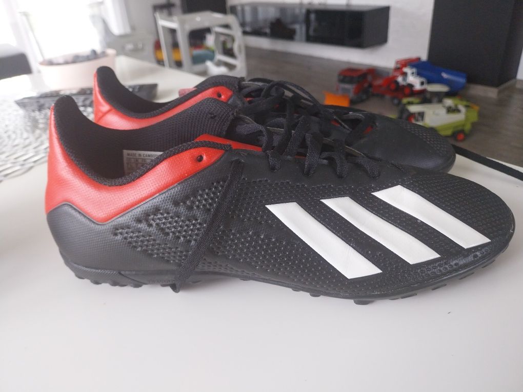 Turfy adidas traxion