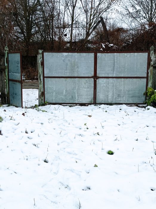 Невеликий будинок під дачу в селі Буди.