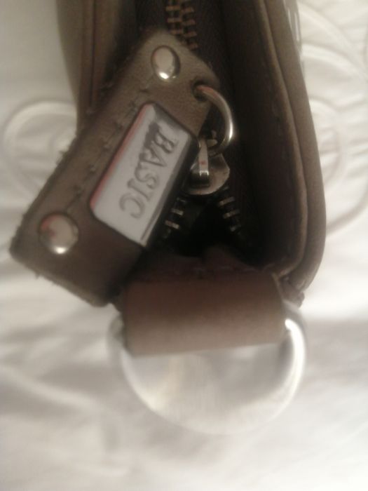 Pequena mala zara camurça cinzenta e metalizados