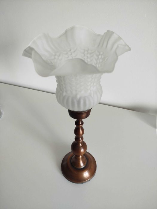 Metalowy toczony Brązowy świecznik z teksturowanym szkłem