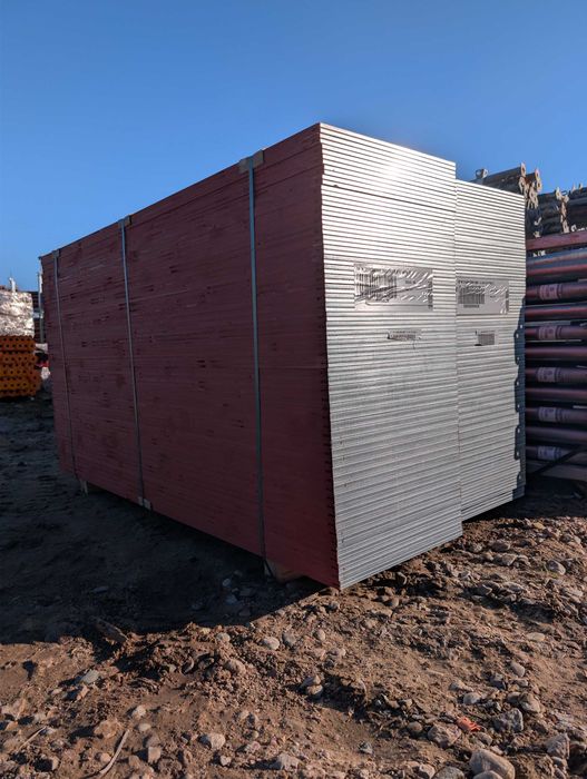 Płyta sklejka trójwarstwowa szantafle szalunkowa 50x200 21mm Okucie E