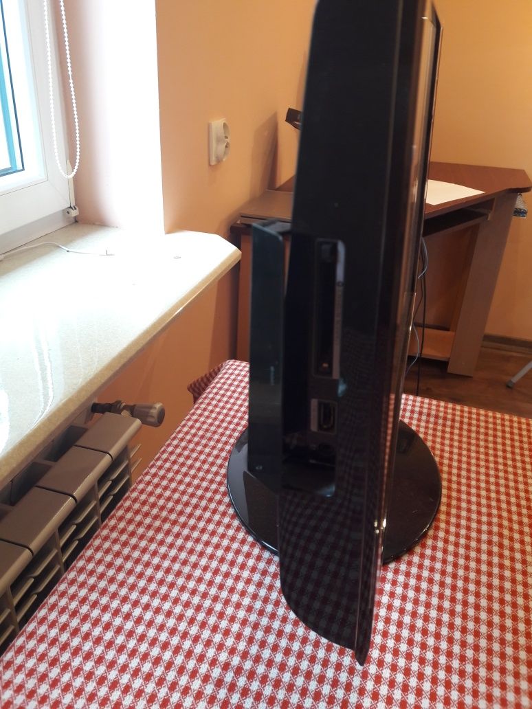 Monitor 22" Samsung T220HD DVBT