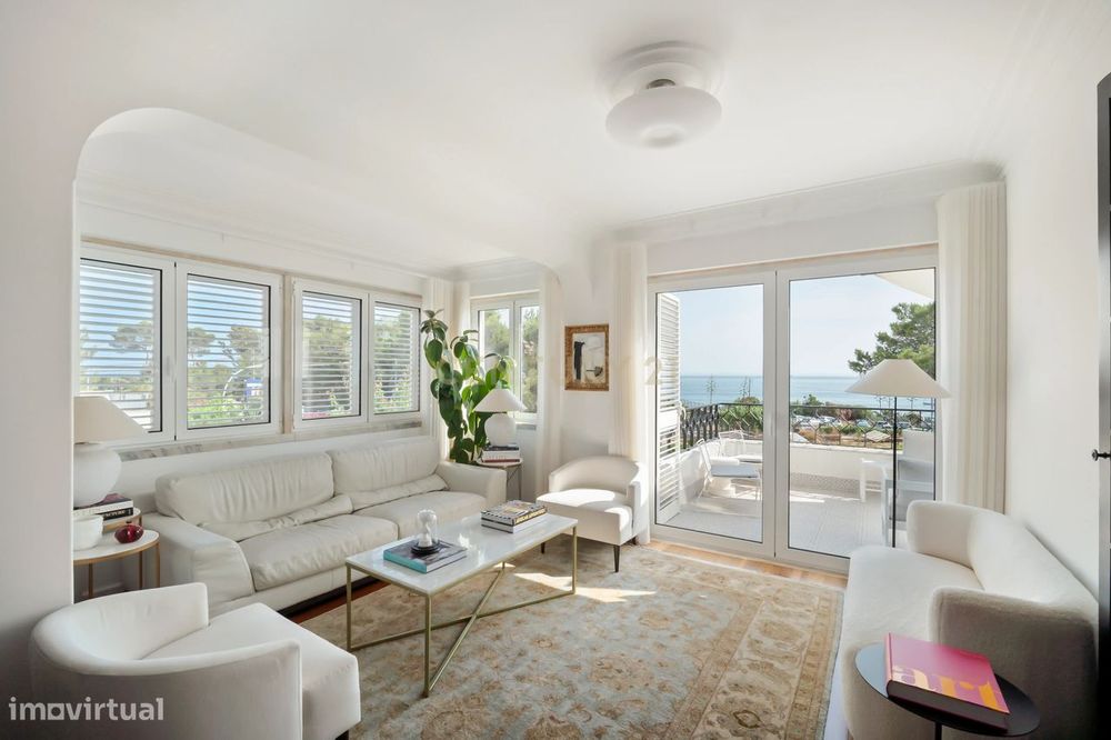 Apartamento T5 à beira-mar em Cascais