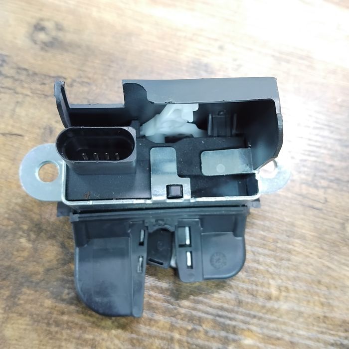 Замок багажника крышки зад vw passat b6 b7 golf v vi polo 6r touran ti