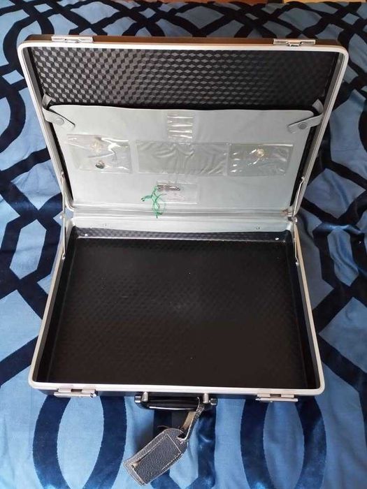 Mala de negócios em plástico vintage