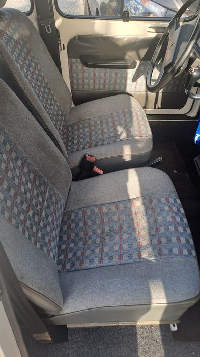 Renault 4L toda recuperada