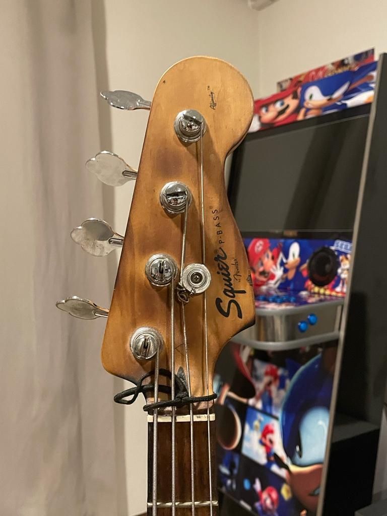 Precission Bass Squier Relic